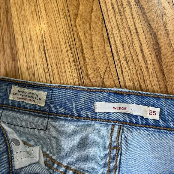 Levi's Premium Patch 25 Wedgie Straight Button Fly Denim Jeans Mom Meas 26x27 - Picture 6 of 11